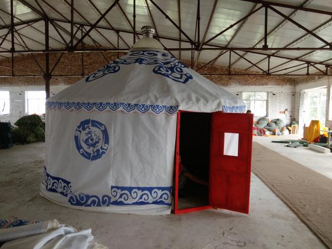 Tienda de Yurt del mongolian de la familia con el molde - estructura de corrección del marco de madera